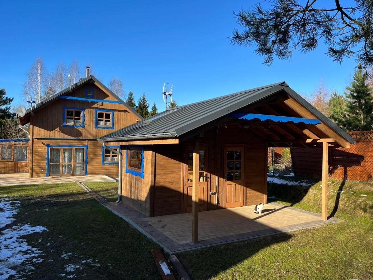 Przystanek Jeziorna 49 Vila Perlino Exterior foto