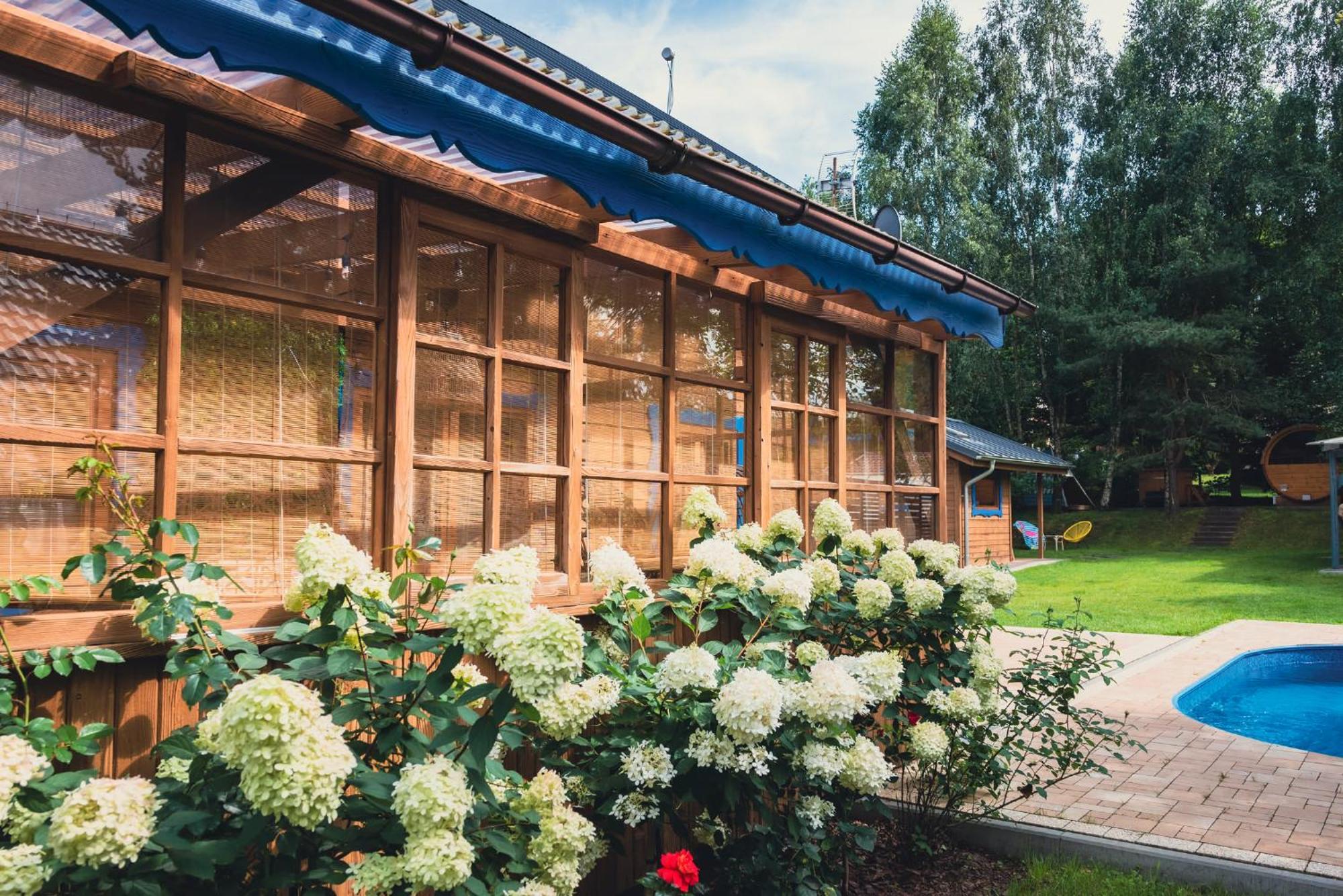 Przystanek Jeziorna 49 Vila Perlino Exterior foto